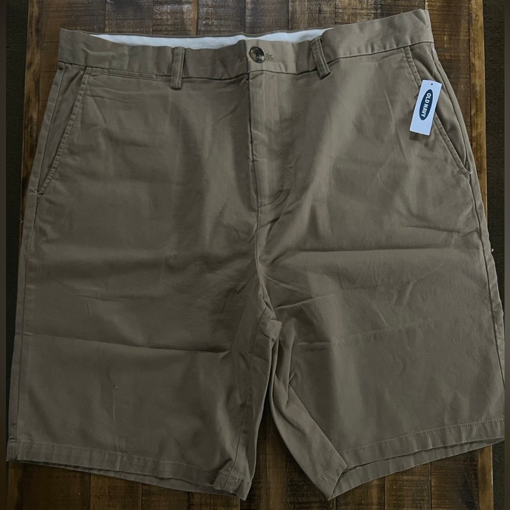 BNWT Old Navy Men’s Ultimate Slim Shorts